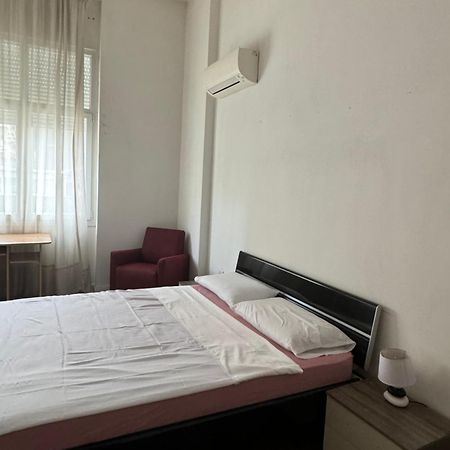 Ambassador Tirana Apartment ภายนอก รูปภาพ