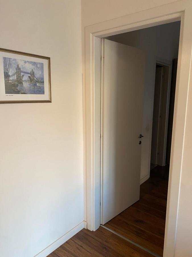 Ambassador Tirana Apartment ภายนอก รูปภาพ