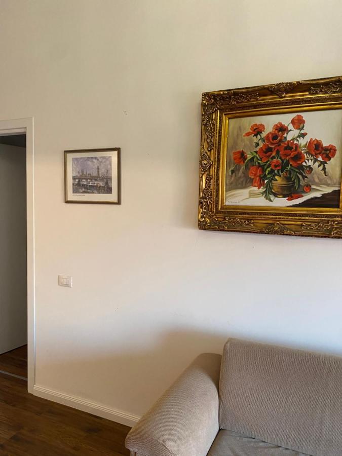 Ambassador Tirana Apartment ภายนอก รูปภาพ