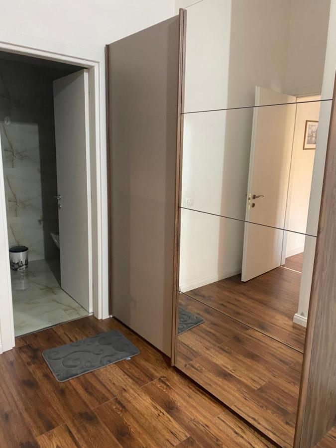Ambassador Tirana Apartment ภายนอก รูปภาพ