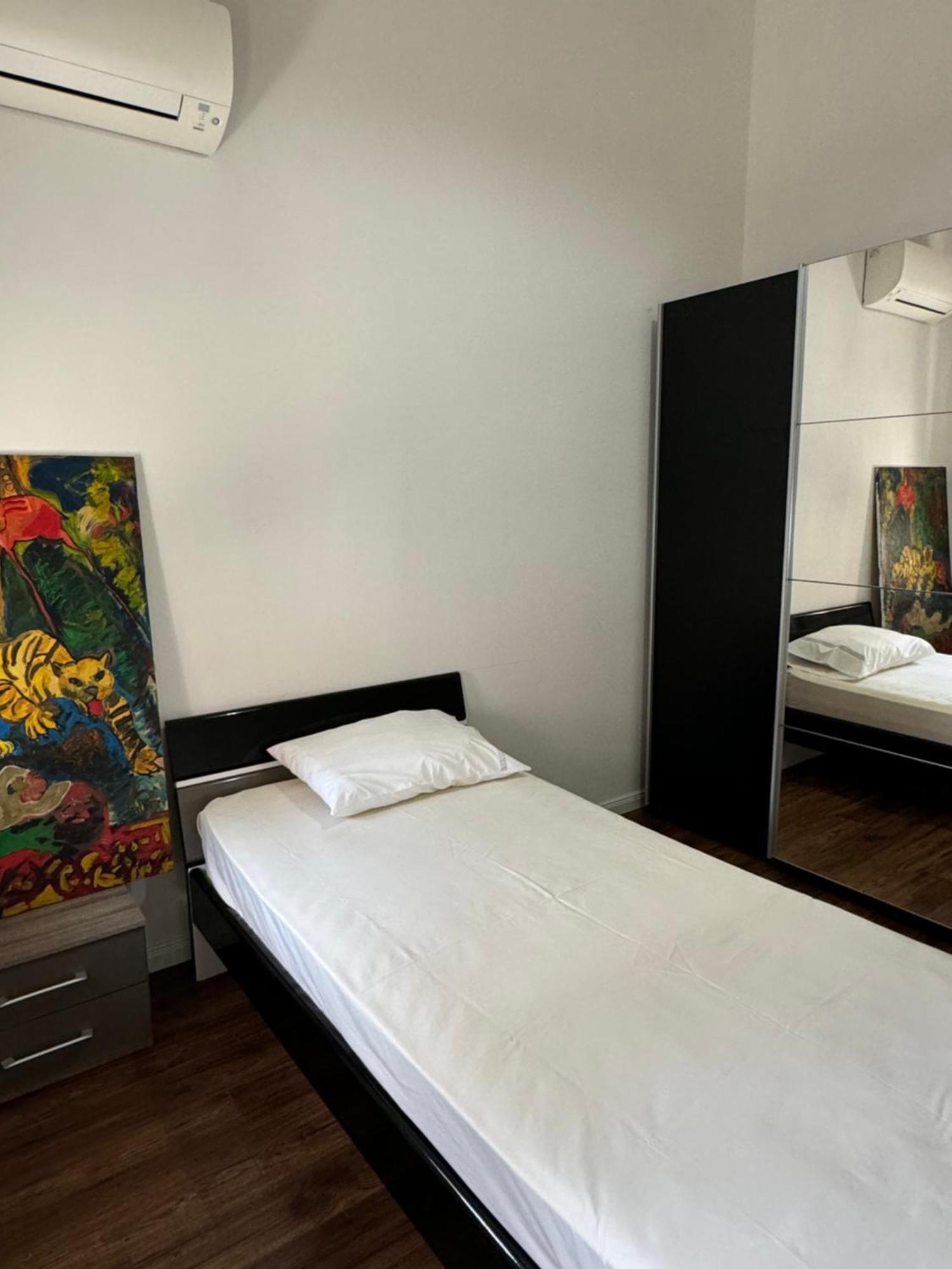 Ambassador Tirana Apartment ภายนอก รูปภาพ